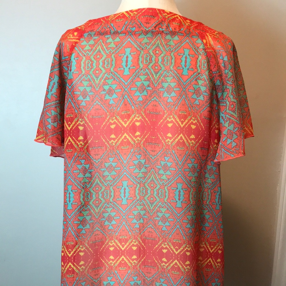 ✅CLEARANCE✅ Lovely Aztec Print Flutter Sleeve Top - Picture 4 of 9